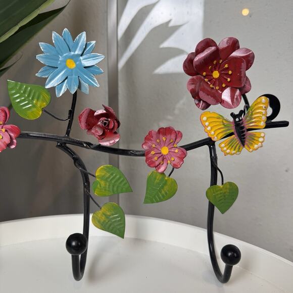 Floral Wall Rack - Picture 3 of 9